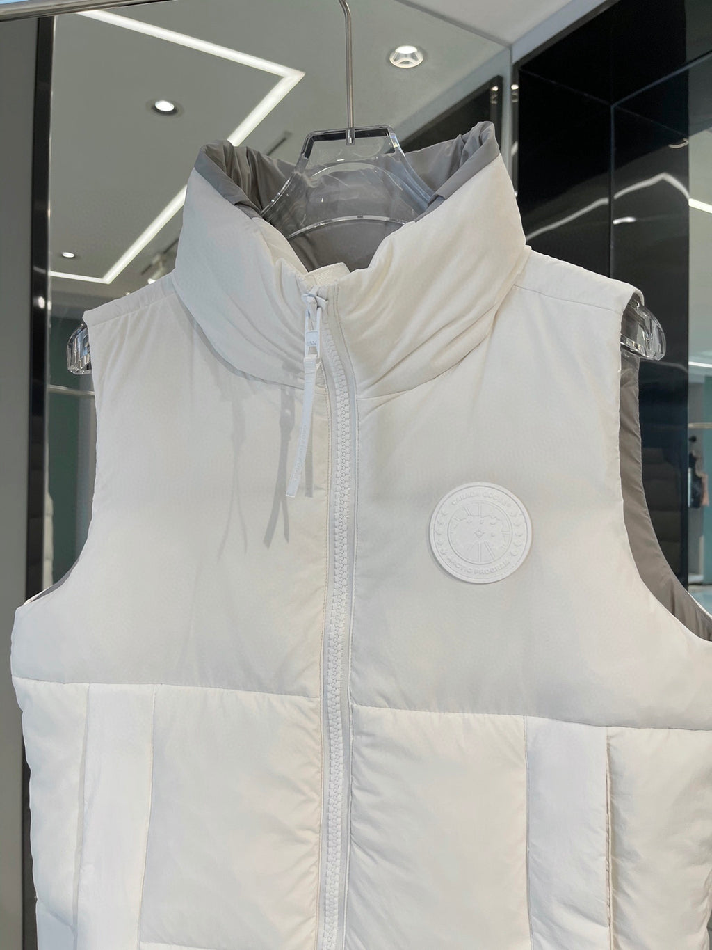 Canada Goose White Label Stand-Collar Puffer Vest - White
