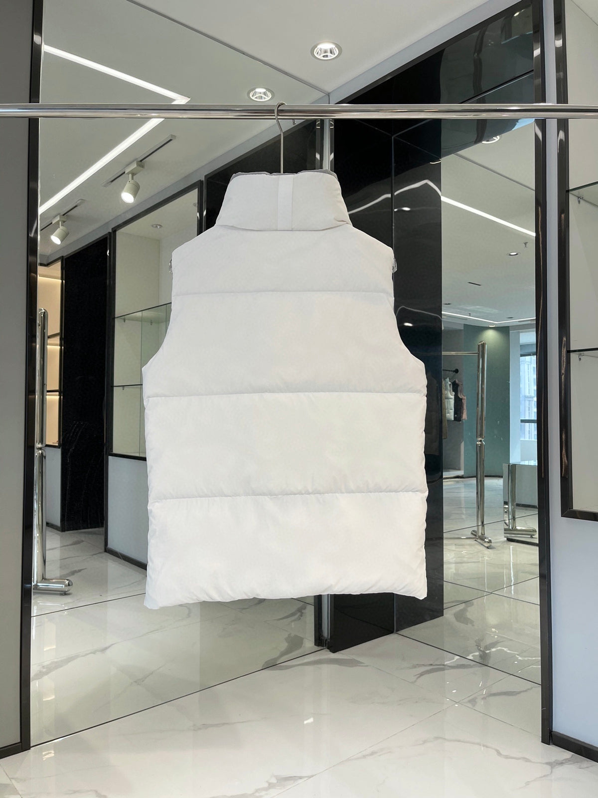Canada Goose White Label Stand-Collar Puffer Vest - White