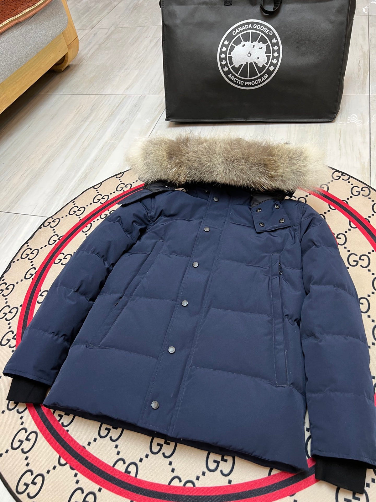 Canada Goose Unisex Hooded Puffer Jacket - Navy Blue
