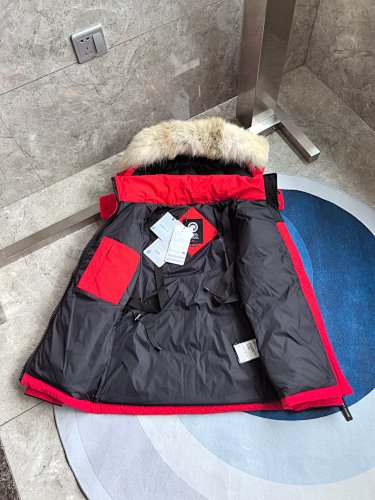 Canada Goose Hooded Puffer Jacket - Red